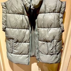 Oversized puffer vest